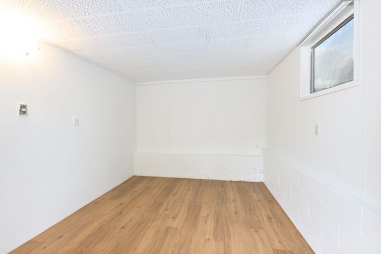 Photo of property in 31 Universal Drive, Henderson, Auckland, 0610