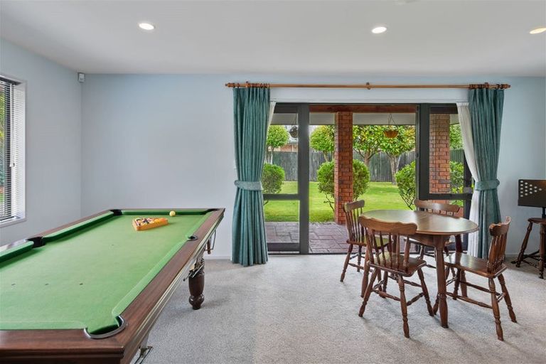 Photo of property in 1 Wendy Place, Heathcote Valley, Christchurch, 8022