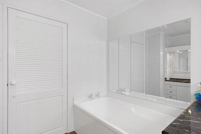 Photo of property in 399 Marine Parade, Napier South, Napier, 4110