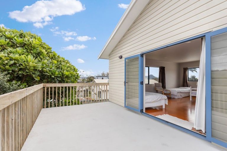 Photo of property in 15 The Crowsnest, Cooks Beach, Whitianga, 3591