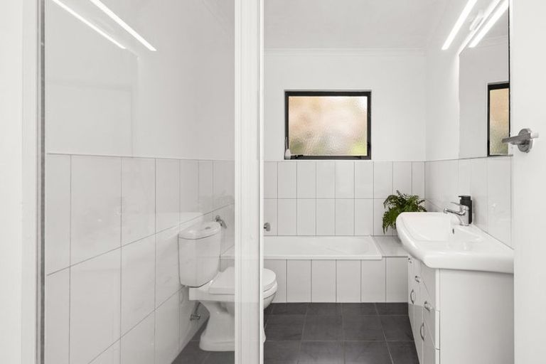 Photo of property in 14 Glenpark Place, Havelock North, 4130