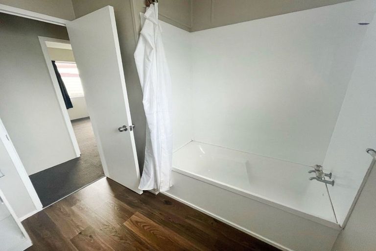 Photo of property in 3/10 Solveig Place, Randwick Park, Auckland, 2105