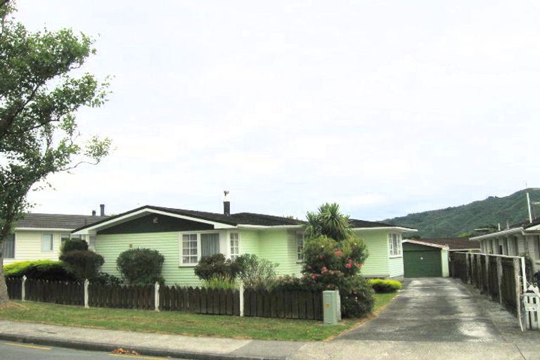 Photo of property in 39 Hillside Drive, Maoribank, Upper Hutt, 5018