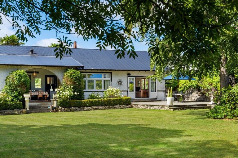 Photo of property in 16 Reynolds Road, Havelock North, 4130