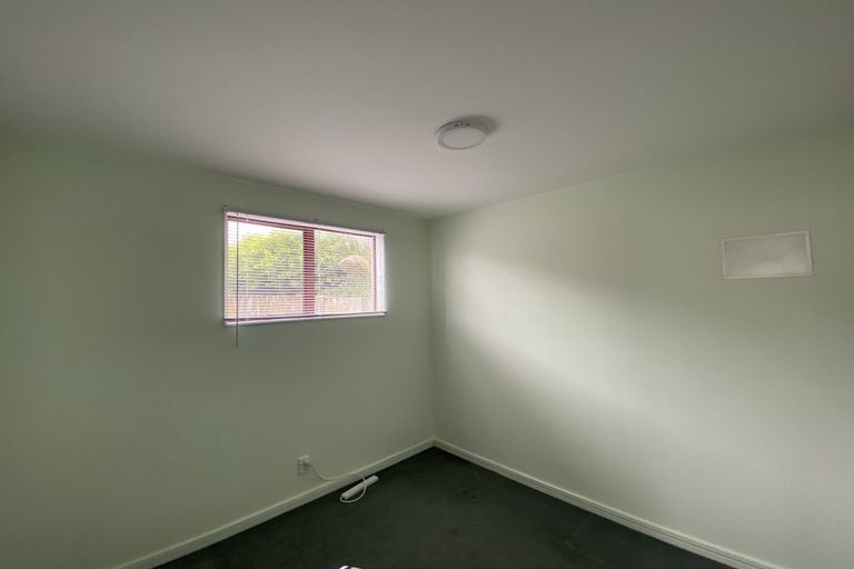 Photo of property in 14 Strid Road, Te Atatu South, Auckland, 0610