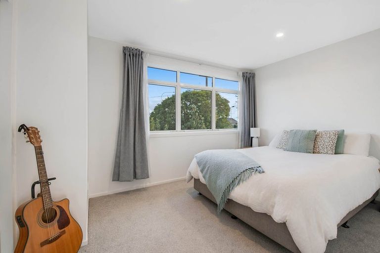 Photo of property in 2/3 Coronation Road, Hillcrest, Auckland, 0627