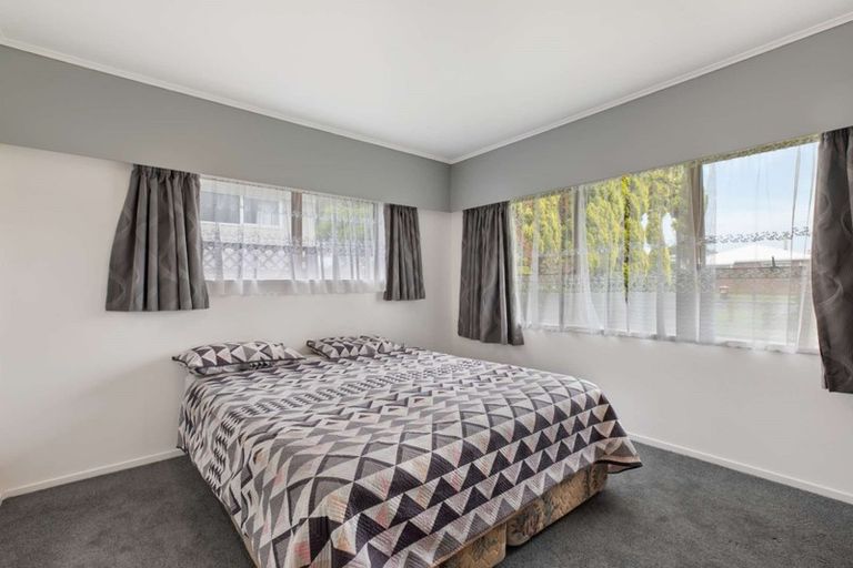 Photo of property in 65 Sandspit Road, Waiuku, 2123