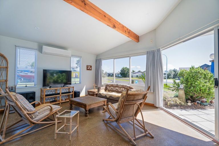 Photo of property in 1 Hawk Hill Crescent, Cooks Beach, Whitianga, 3591