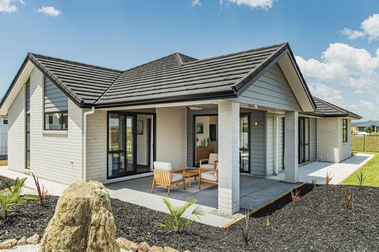 Photo of property in 11 Puroto Place, One Tree Point, 0118