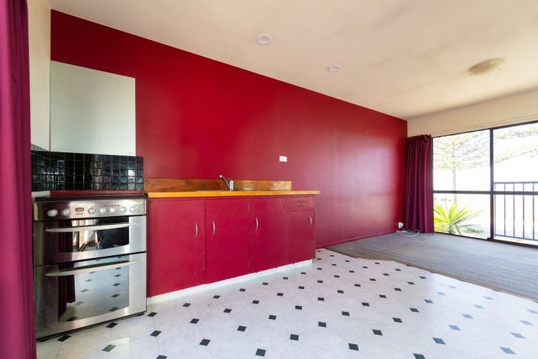 Photo of property in 653 Marine Parade, Napier South, Napier, 4110