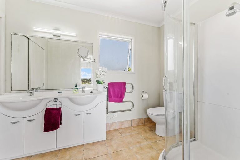 Photo of property in 12 Rishworth Avenue, Stanmore Bay, Whangaparaoa, 0932