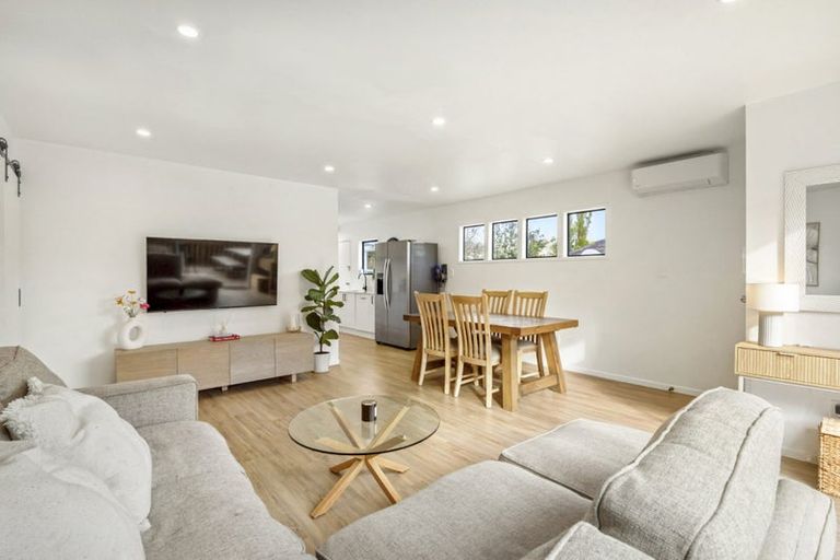 Photo of property in 1/24 John Downs Drive, Browns Bay, Auckland, 0630