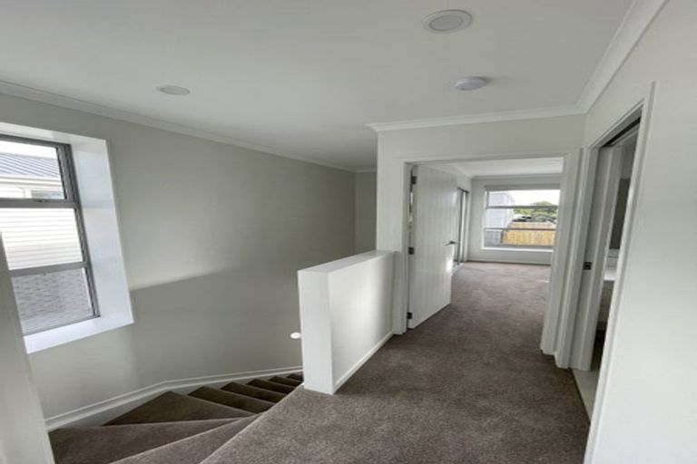 Photo of property in 28a Yeovil Road, Te Atatu Peninsula, Auckland, 0610