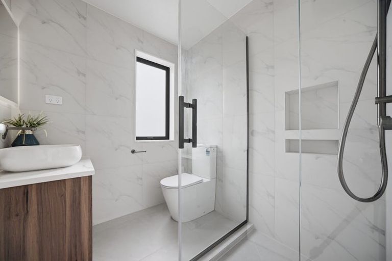 Photo of property in 28b Kereru Street, Henderson, Auckland, 0612