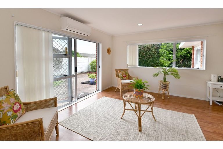 Photo of property in 16 Crampton Court, Orewa, 0931