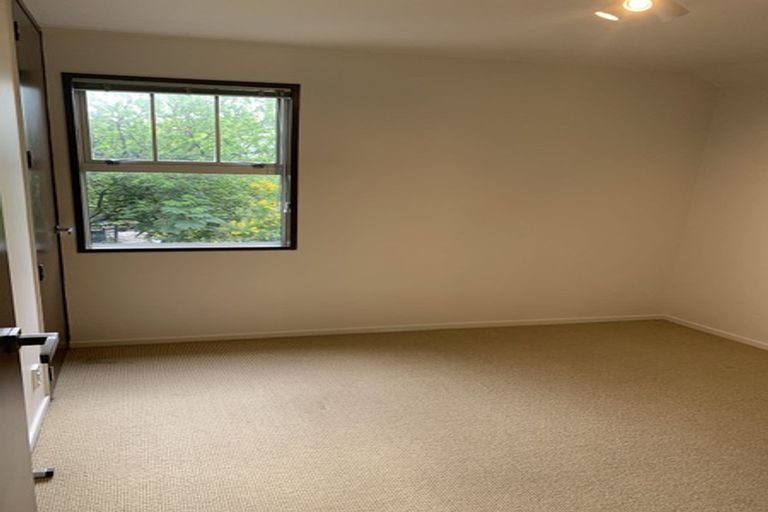 Photo of property in 8p Finlay Terrace, Mount Cook, Wellington, 6021