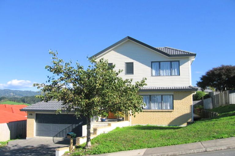 Photo of property in 3 Virginia Street, Henderson, Auckland, 0612