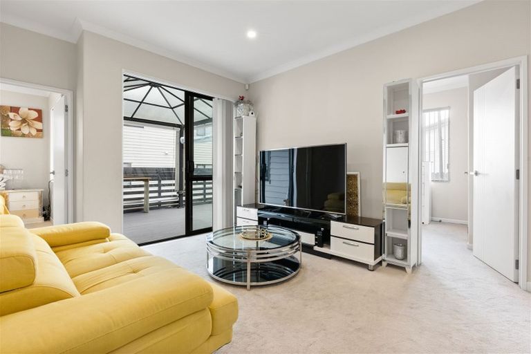 Photo of property in 25b Arrowsmith Drive, Flat Bush, Auckland, 2019