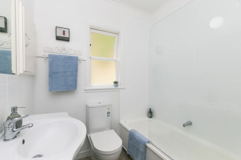 Photo of property in 489 Ohiro Road, Brooklyn, Wellington, 6021