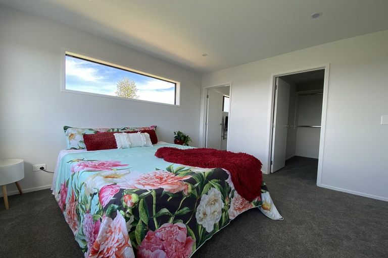 Photo of property in 1 Eric Gifford Drive, Ranui, Auckland, 0612