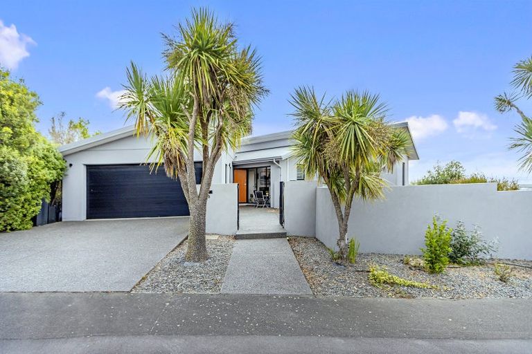 Photo of property in 93 Longhurst Terrace, Cashmere, Christchurch, 8022