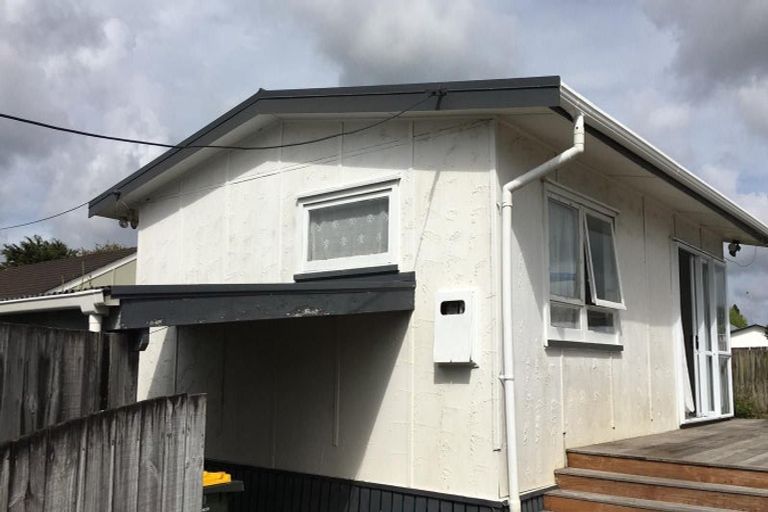 Photo of property in 18 Middlemore Crescent, Papatoetoe, Auckland, 2025