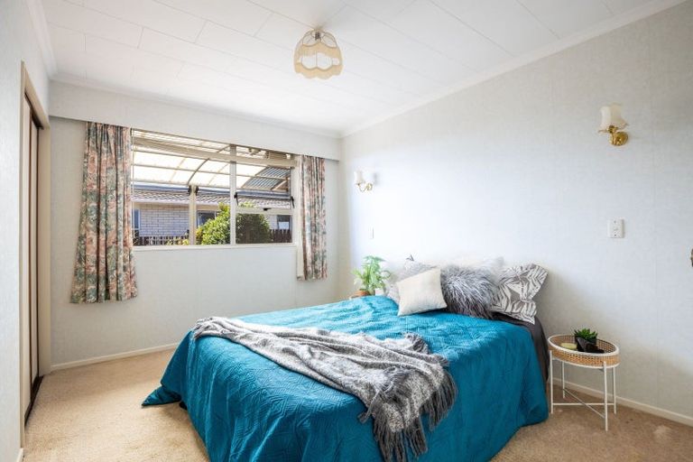 Photo of property in 10 Camellia Avenue, Bell Block, New Plymouth, 4312