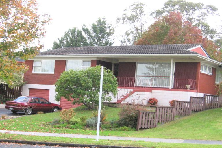 Photo of property in 29 Kurnell Drive, Botany Downs, Auckland, 2010