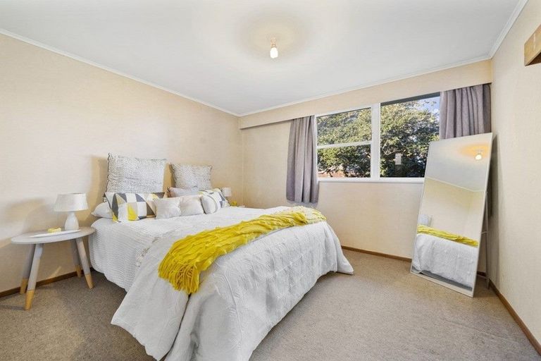 Photo of property in 8 Ashcroft Avenue, Mangere Bridge, Auckland, 2022