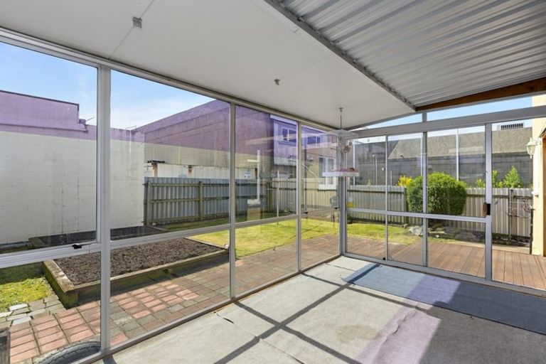 Photo of property in 32 Melbourne Street, South Dunedin, Dunedin, 9012