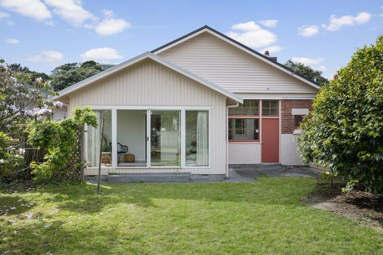 Photo of property in 67 Para Street, Miramar, Wellington, 6022