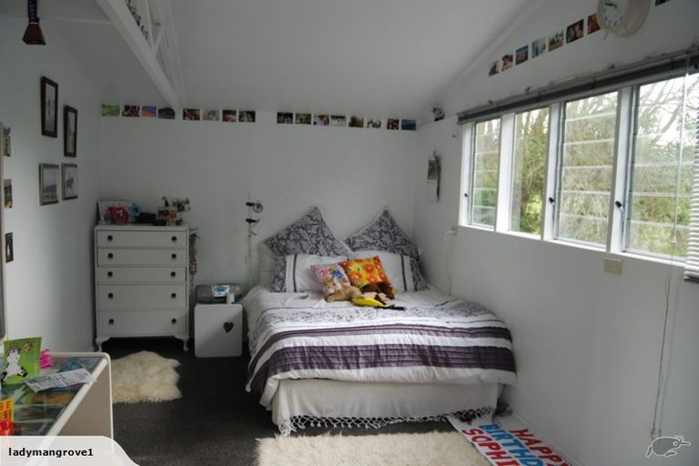 Photo of property in 50 Matua Road, Huapai, Kumeu, 0810