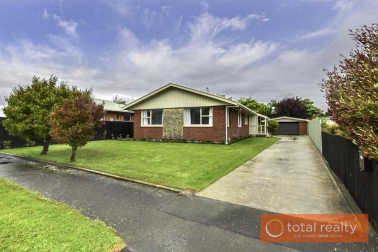 Photo of property in 12 Hurunui Street, Cracroft, Christchurch, 8025