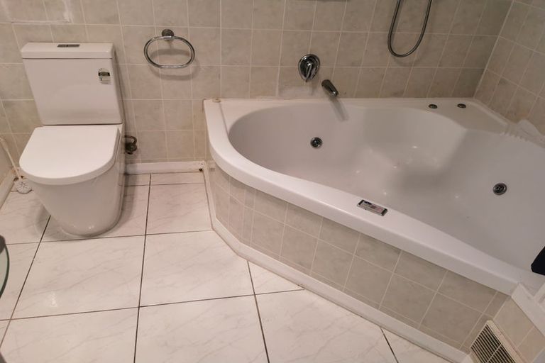 Photo of property in 42 Kamahi Street, Stokes Valley, Lower Hutt, 5019