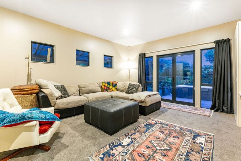 Photo of property in 11 Glengavel Grove, Papakowhai, Porirua, 5024