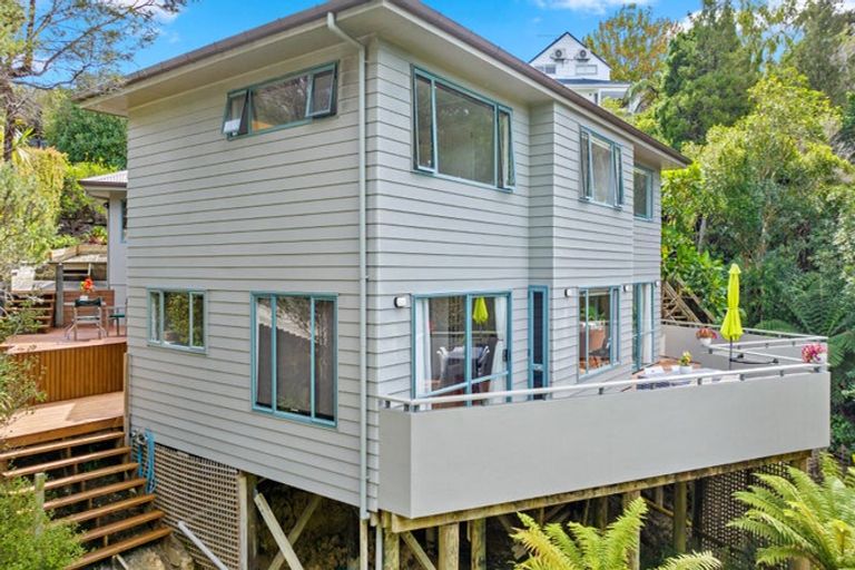 Photo of property in 140 Chelsea View Drive, Chatswood, Auckland, 0626