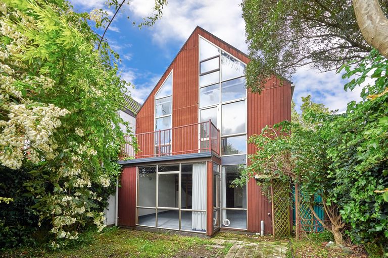 Photo of property in 4/341 College Street, West End, Palmerston North, 4410