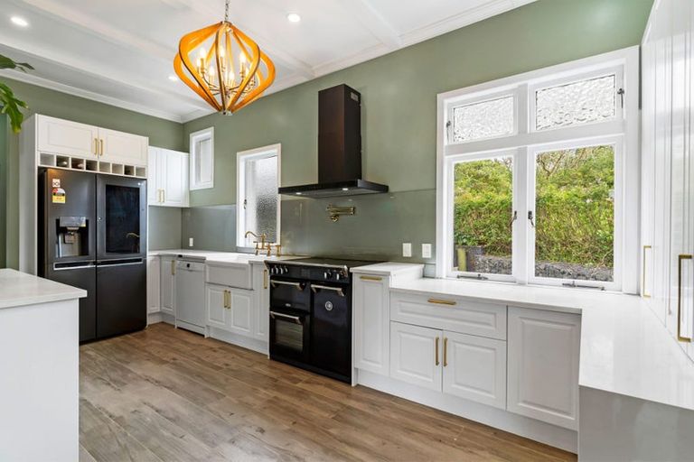 Photo of property in 6 Peverill Crescent, Papatoetoe, Auckland, 2025