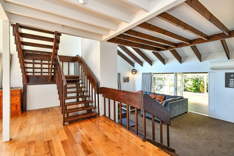 Photo of property in 9 Coulthard Terrace, Opaheke, Papakura, 2113