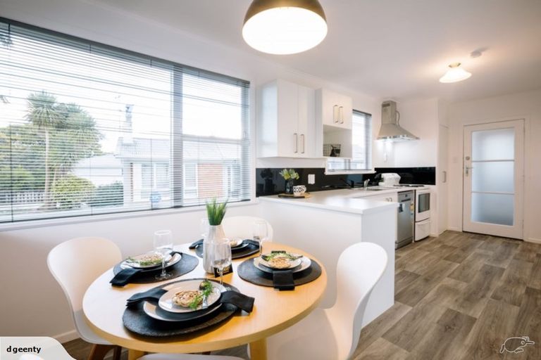 Photo of property in 79 Collins Road, Melville, Hamilton, 3206