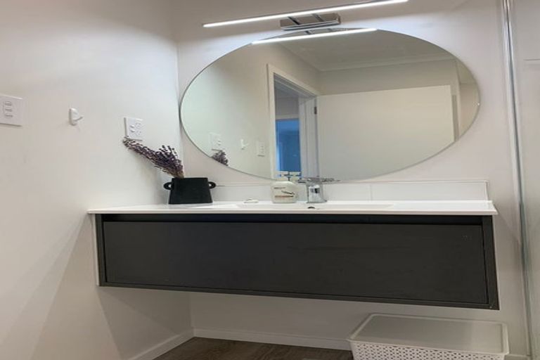 Photo of property in 14b Mawai Hakona Drive, Wallaceville, Upper Hutt, 5018