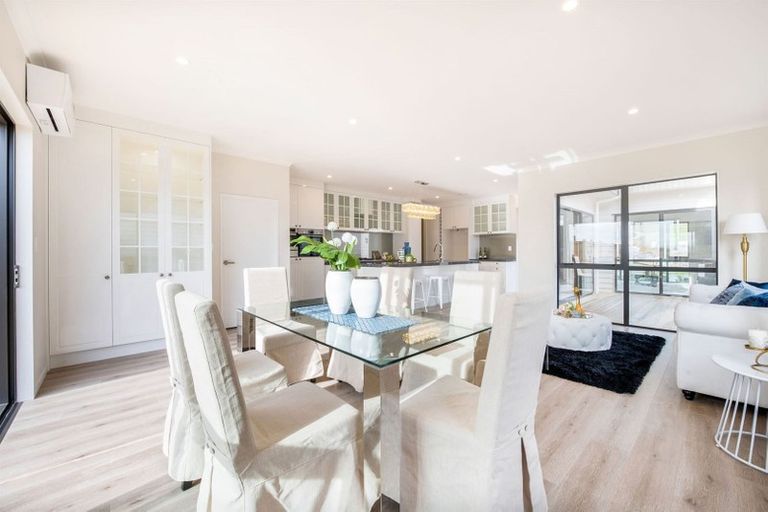 Photo of property in 18 Lime Hill Rise, Flat Bush, Auckland, 2019