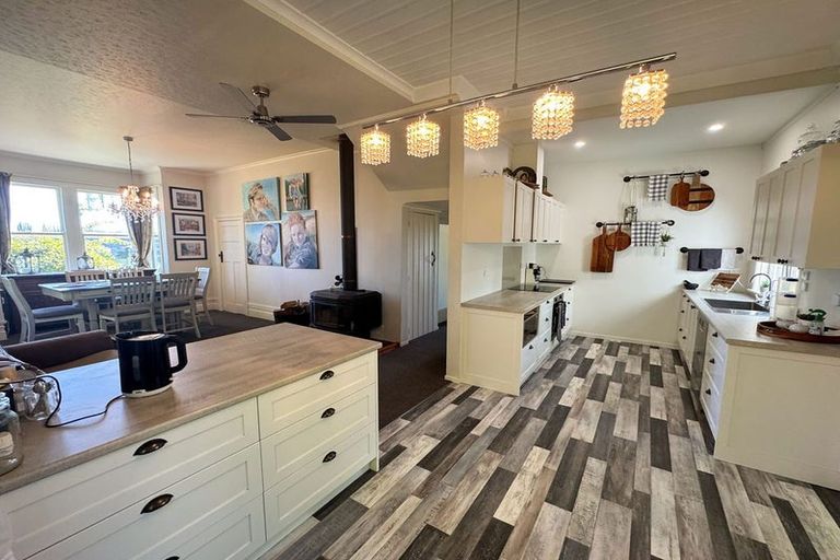 Photo of property in 301 Kaitangata Highway, Stirling, 9231