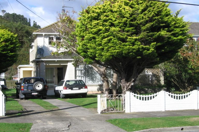Photo of property in 14 Peck Street, Taita, Lower Hutt, 5011