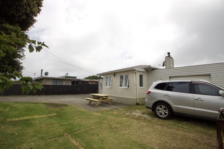 Photo of property in 15 Barrett Road, Whalers Gate, New Plymouth, 4310