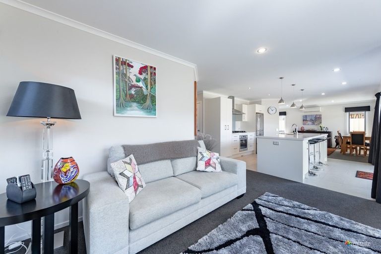 Photo of property in 5 Vernon Grove, Brown Owl, Upper Hutt, 5018