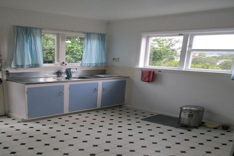 Photo of property in 37a Pembroke Road, Northland, Wellington, 6012