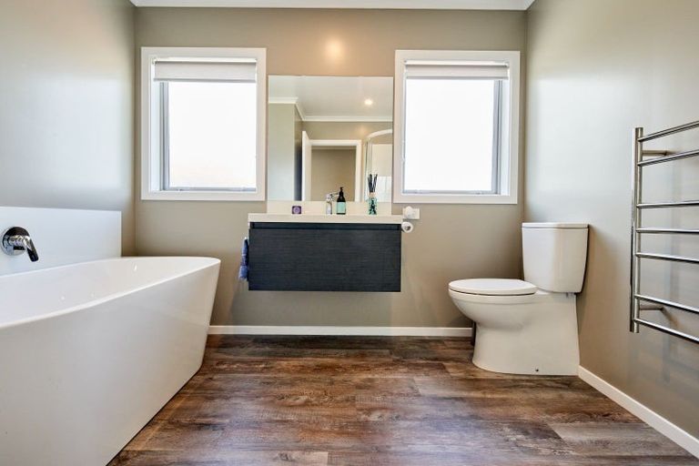 Photo of property in 42 Ruahine Street, Trentham, Upper Hutt, 5018