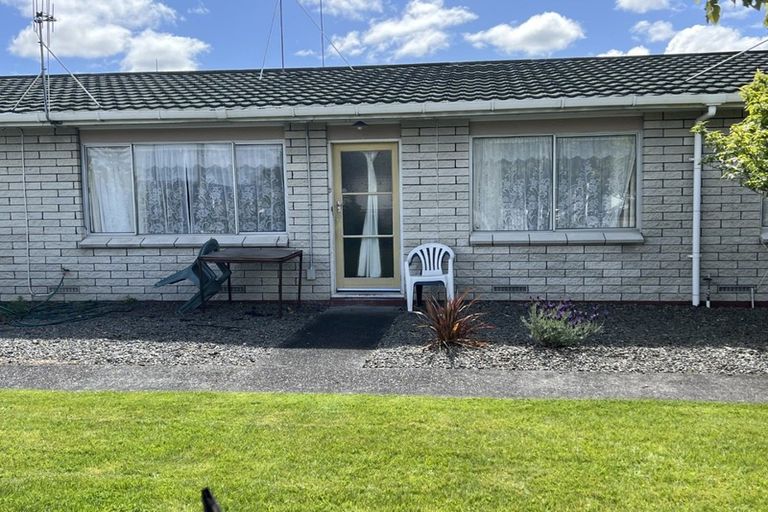 Photo of property in 2/299 Ruahine Street, Terrace End, Palmerston North, 4410