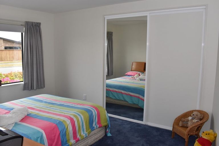 Photo of property in 36 Davaar Crescent, Broomfield, Christchurch, 8042